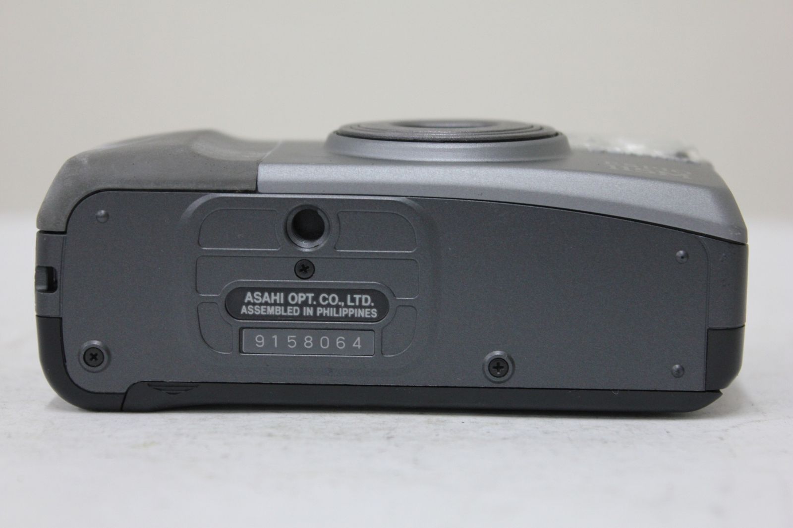 コンパクトカメラ e