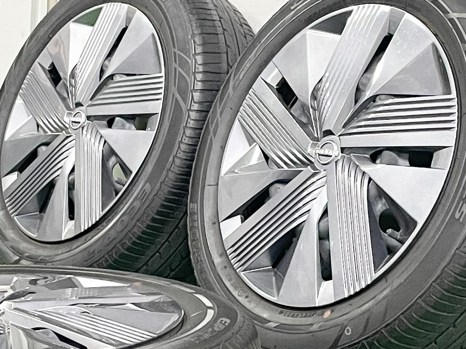 ︎ バリ溝 ニッサン E 13 ノート 16 in 5 J 50 PCD 100 ブリヂストン エコピア 185 60 R 車検 交換 戻し NISSAN