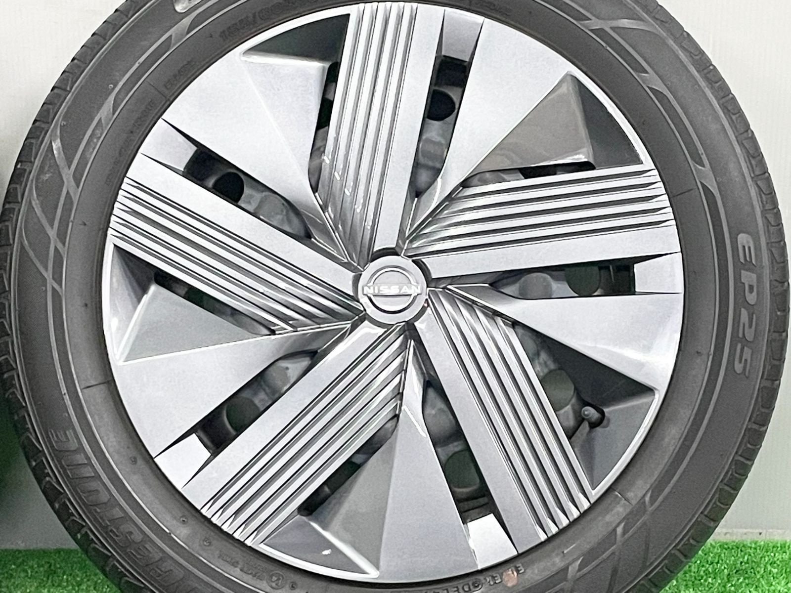  ︎ バリ溝 ニッサン E 13 ノート 16 in 5 J 50 PCD 100 ブリヂストン エコピア 185 60 R 車検 交換 戻し NISSAN 16インチ タイヤ ホイールセット