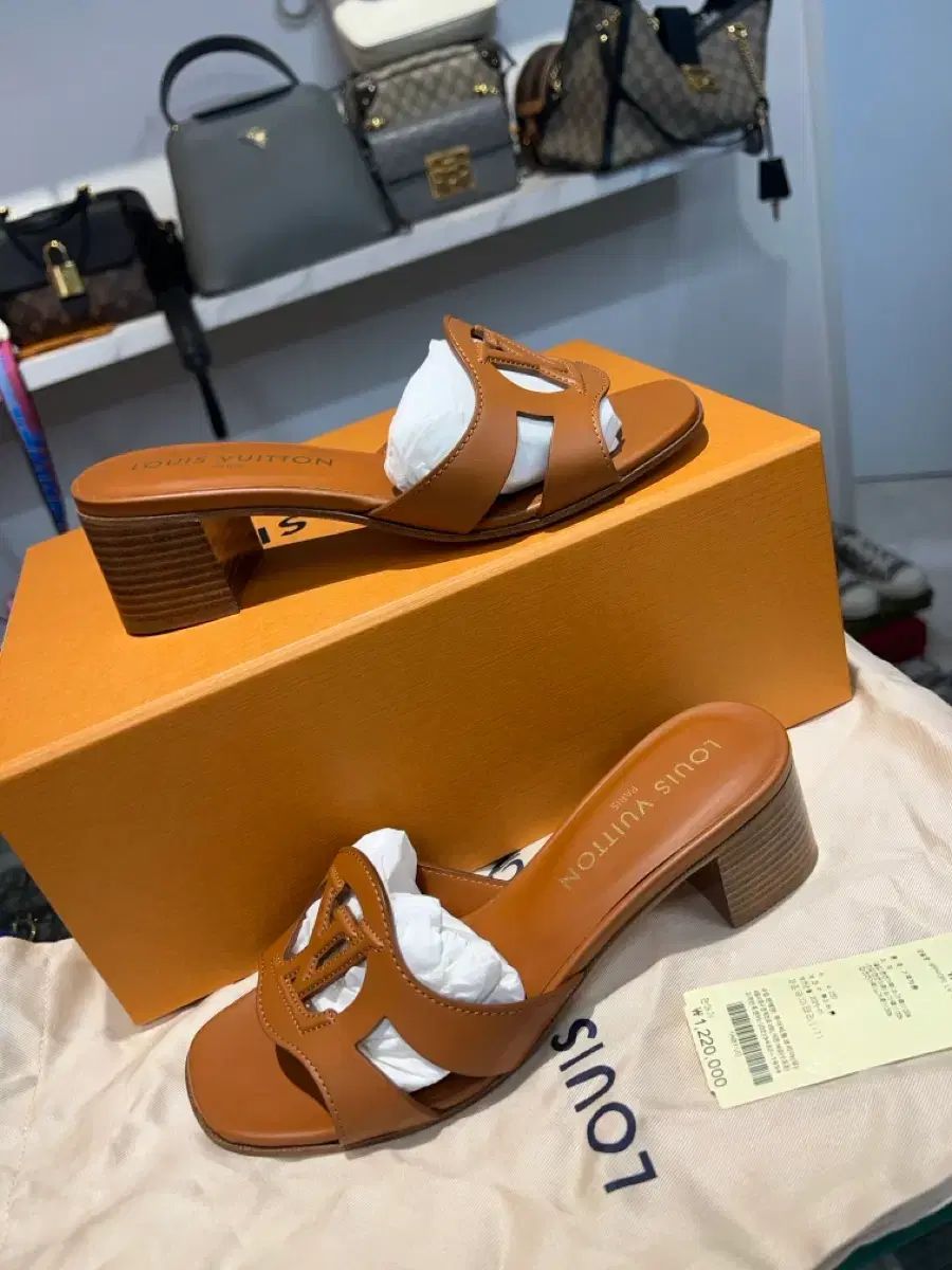 新品/36) ルイヴィトン イソラLV ミュール サンダル ブラウン