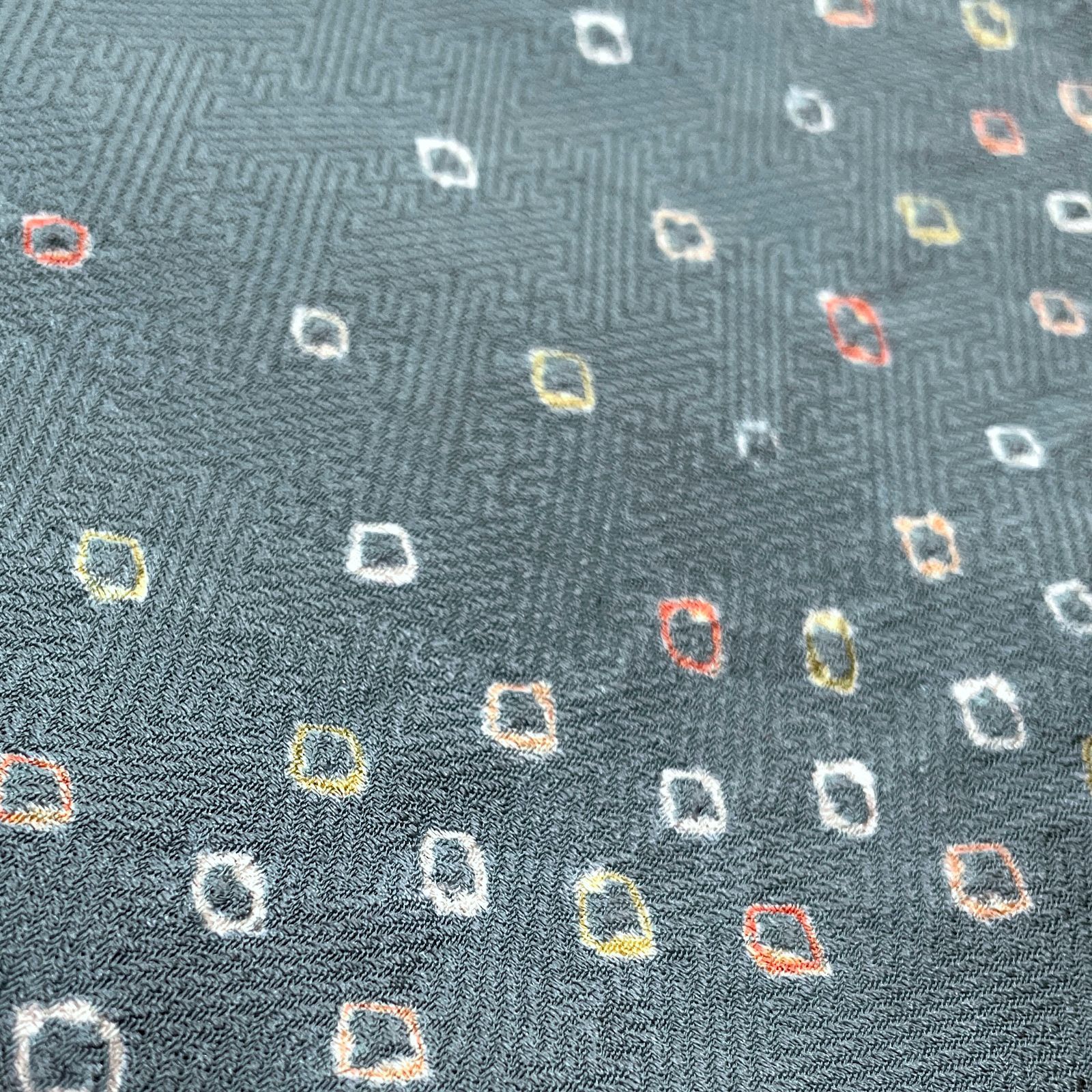  和装コート 道中着 ロング丈 正絹 絞り 雲紋 濃いブルーグレー スコッチガード加工 着物 kimonolove 仕付け糸付き 手入れ済み リユース品 オゾン消臭サービス A-2590 羽織 着物 浴衣