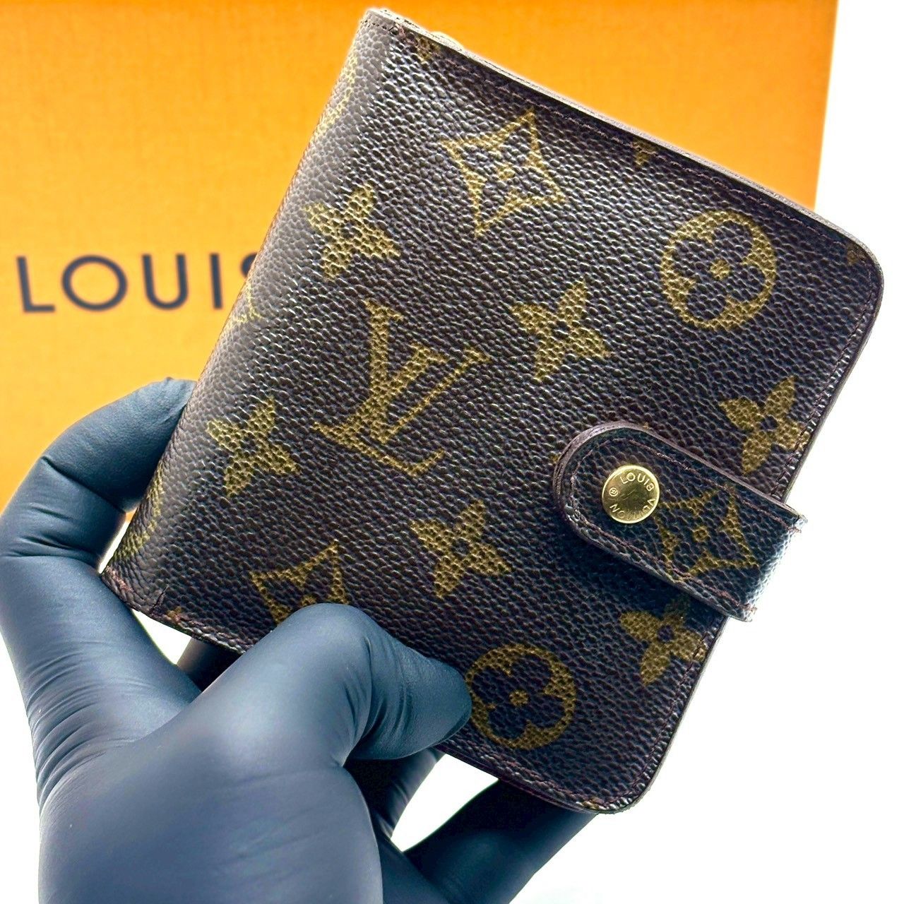 小さく上質を携える】 LOUIS VUITTON ルイヴィトン 二つ折り 折り財布
