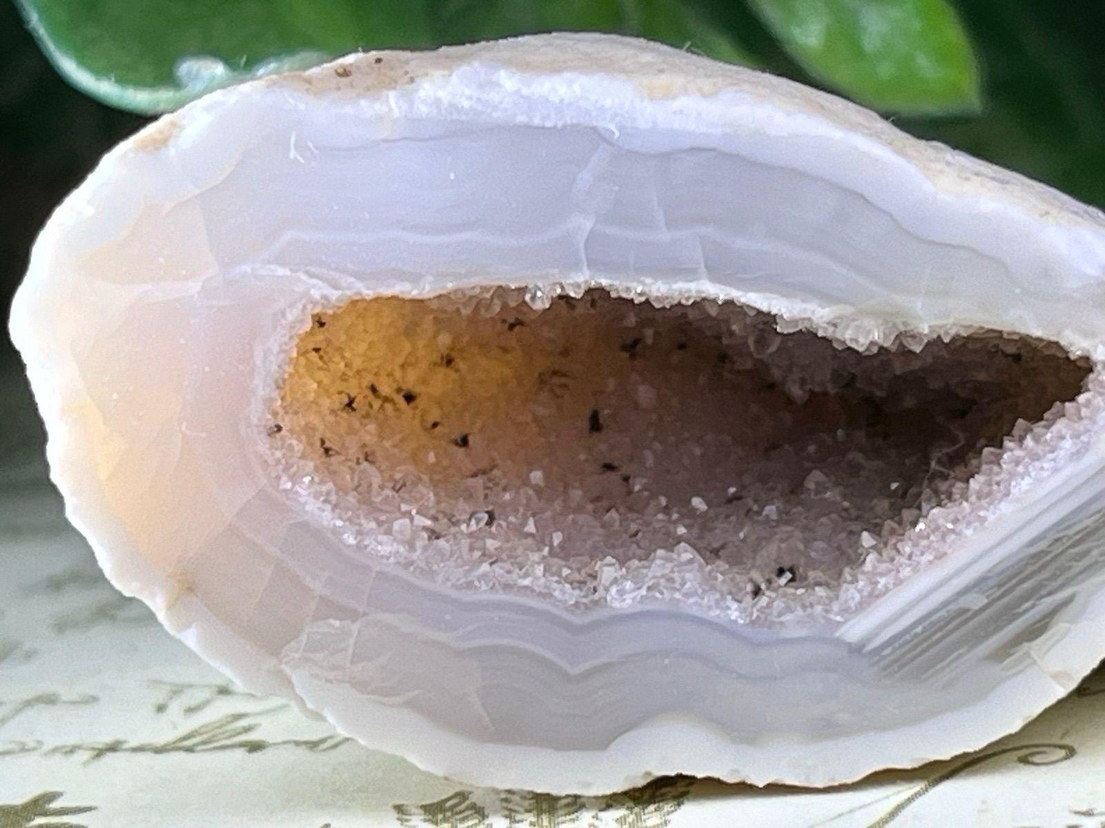 レース瑪瑙 アゲート ジオード 晶洞 原石 ラフストーン