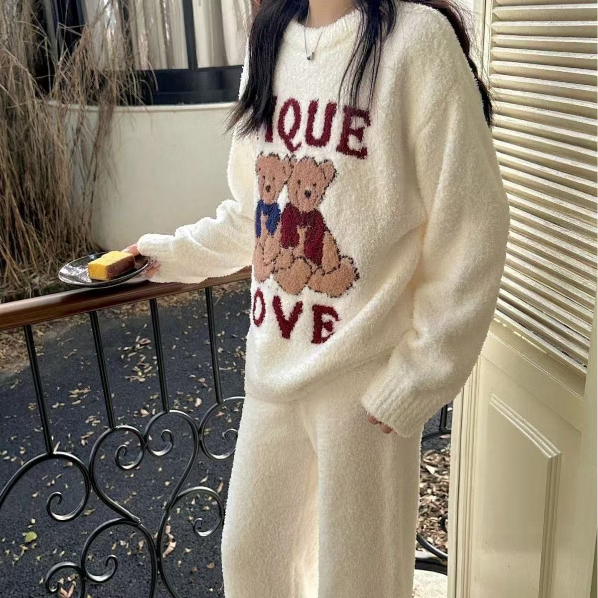 ホリデイ テディベア柄　ルームウェア ジェラピケ パジャマ 上下セット ホワイト ホリデイ テディベア柄 ルームウェア ジェラピケ パジャマ 上下セット