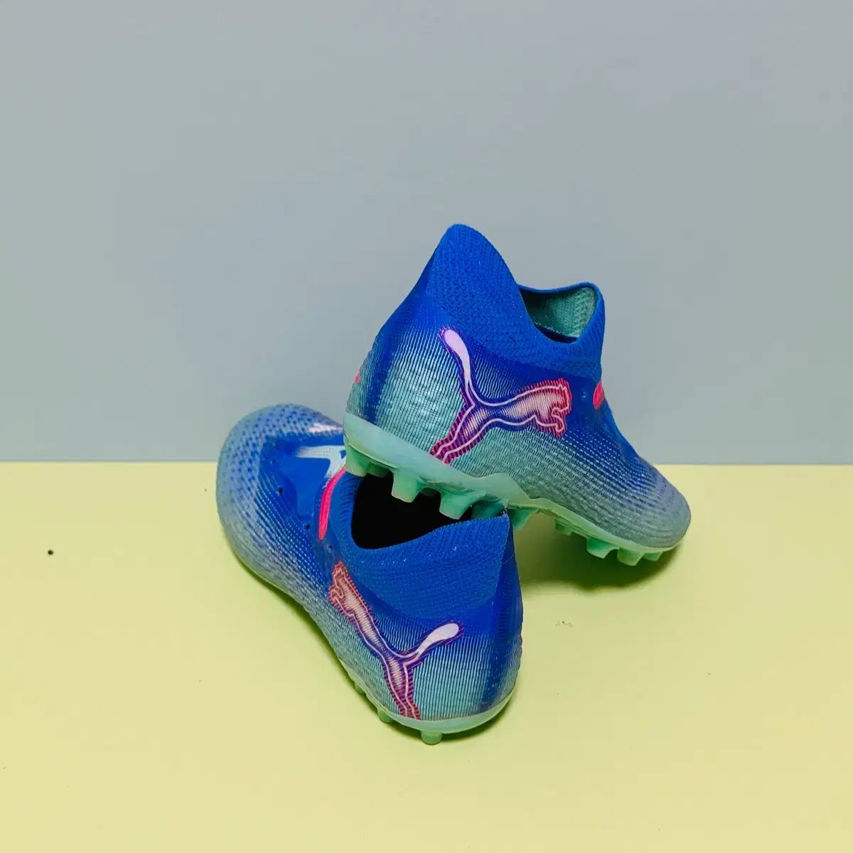 プーマ Hello Future 7 ULTIMATE MG フットサルシューズ シューズ サッカー フットサル