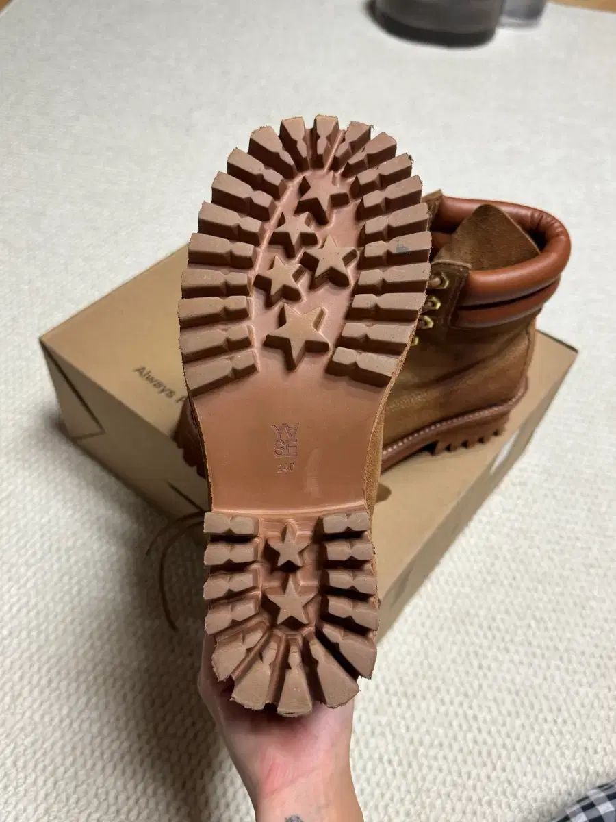  ヤセ 1990 コマンドソール スウェードブーツ ベージュ その他 ブーツ