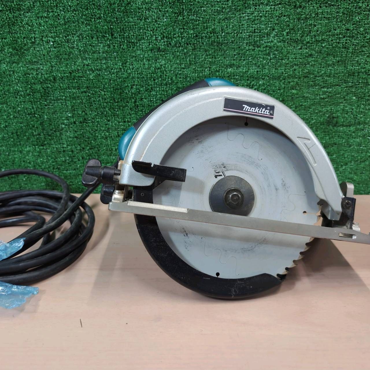  マキタ 190 mmマルノコ 5832 BA 電気丸ノコ 本体 チップソー付 プロ用 現場 木工 DIY マルノコ 切断工具 切断機