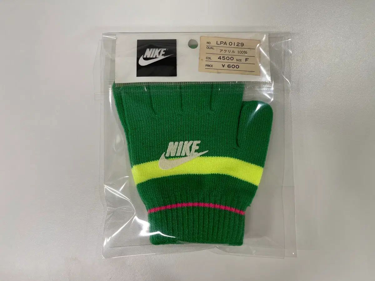 NIKE ナイキ 90s 90年代 ナイロンジャケット ヴィンテージ スウェット - NIKE(グローブ)のフリマアイテム一覧 ◯90sナイキNIKE⁄ビンテージ⁄ヴィンテージ⁄古着⁄ナイロン rubber オールドナイキ 送料無料 ニット ナイキ(NIKE)(メンズ)手袋 XLブラック
