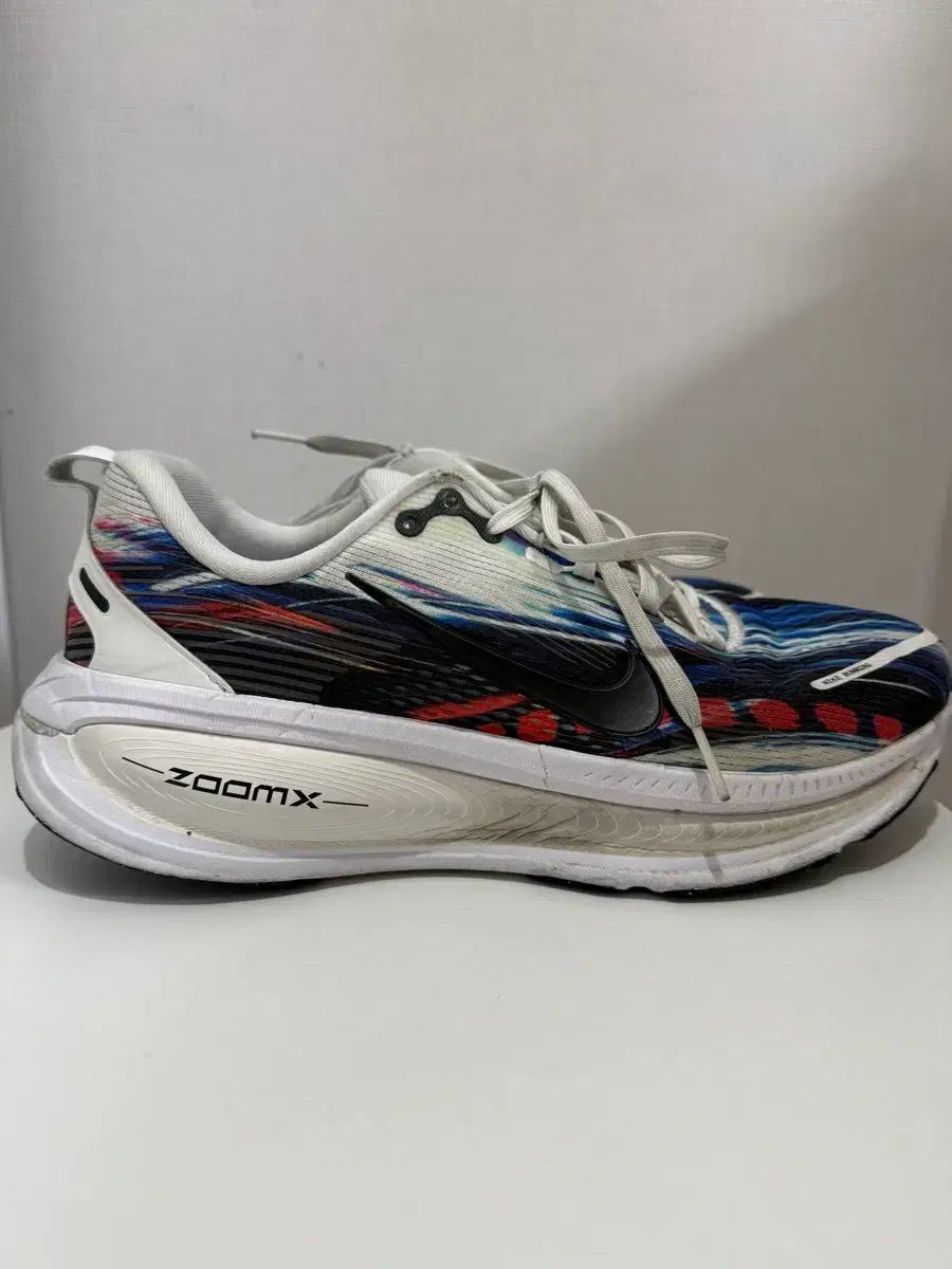 ナイキ ズーム ボメロ 18 se ランニングシューズ 270