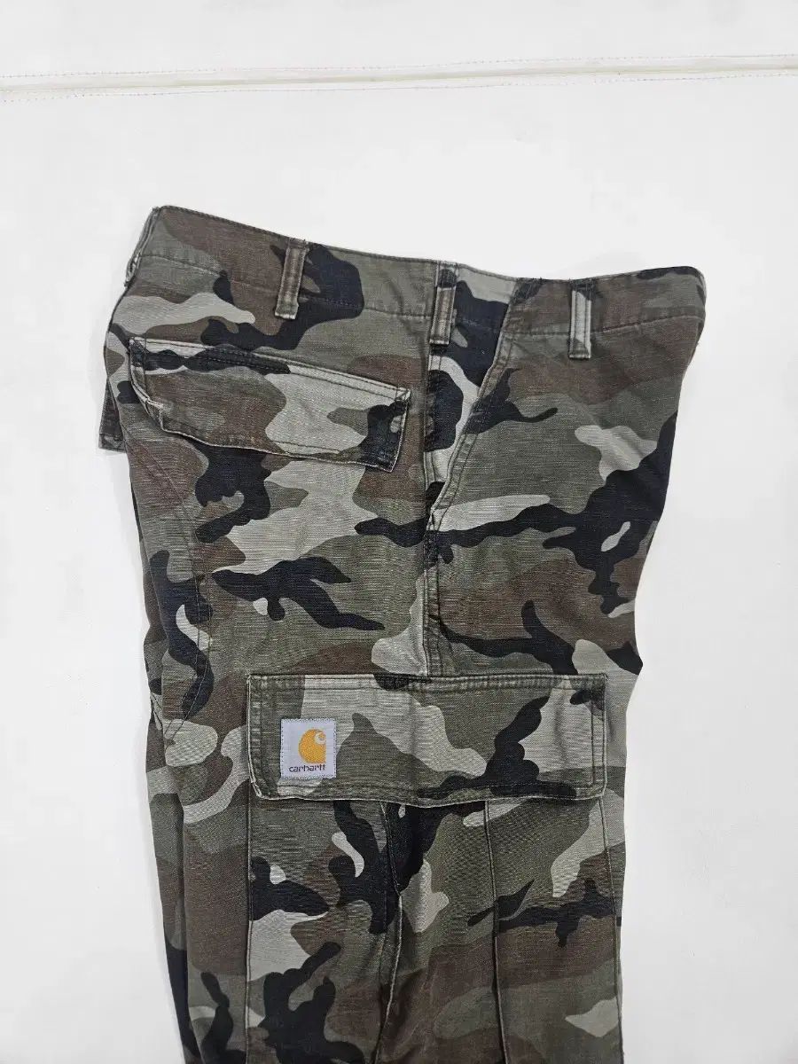 30 カーハート カモフラージュ カーゴ パンツ