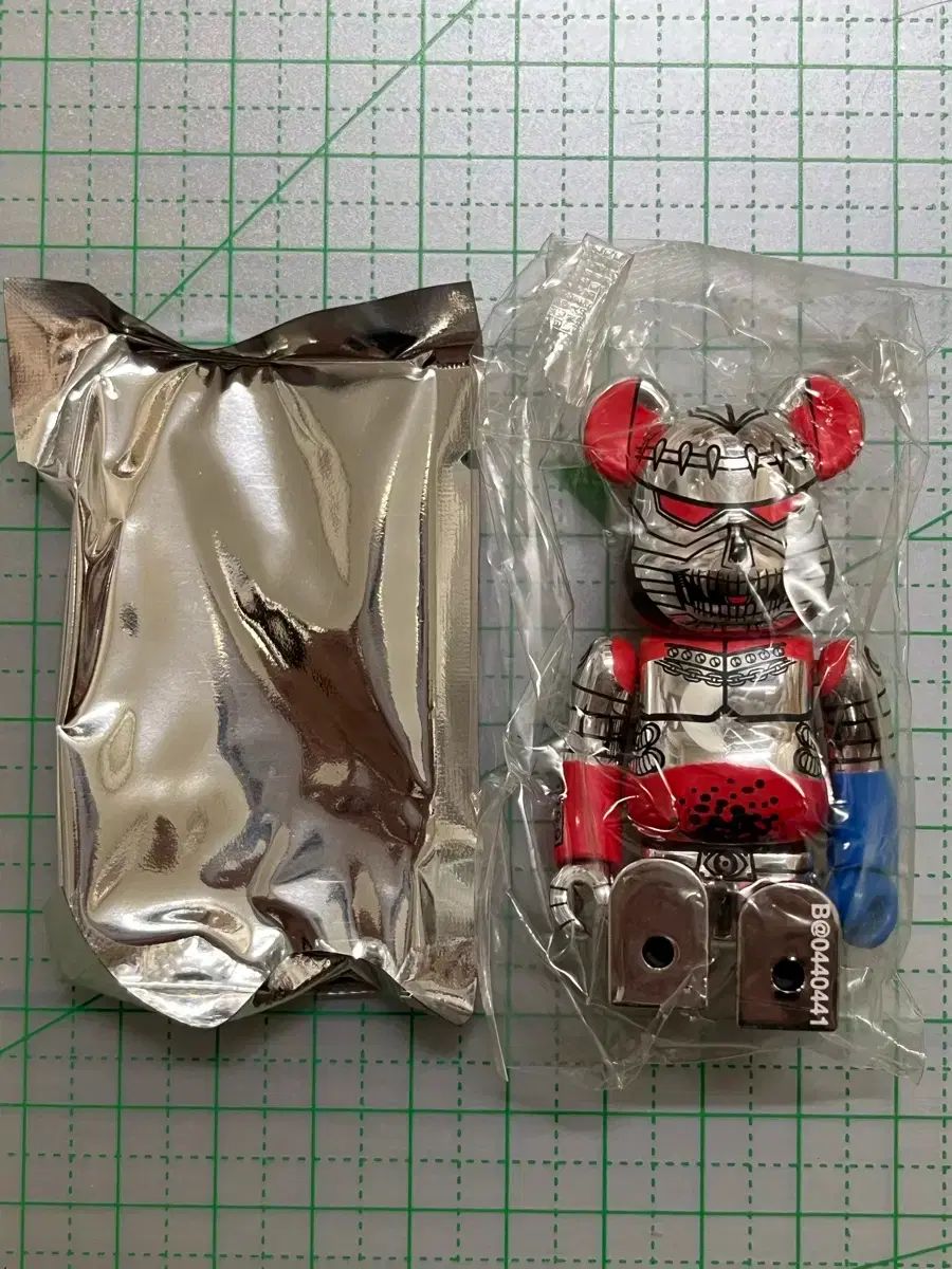 安い，低価 BE@RBRICK(ベアブリック) 44 탄 Artist シーザー FACE その他