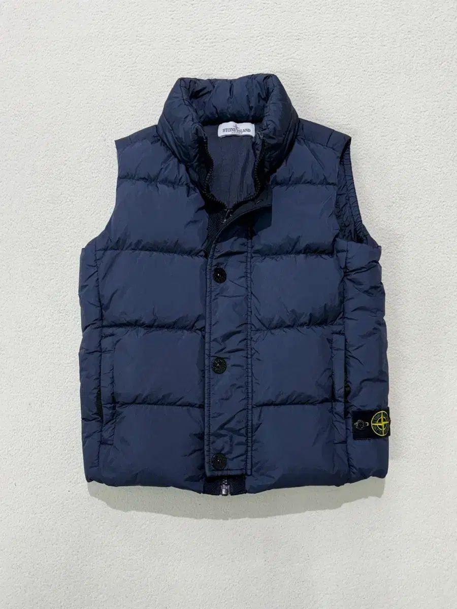 ストーンアイランド ジュニア ナイロン ダウン ベスト 8歳 - メルカリ