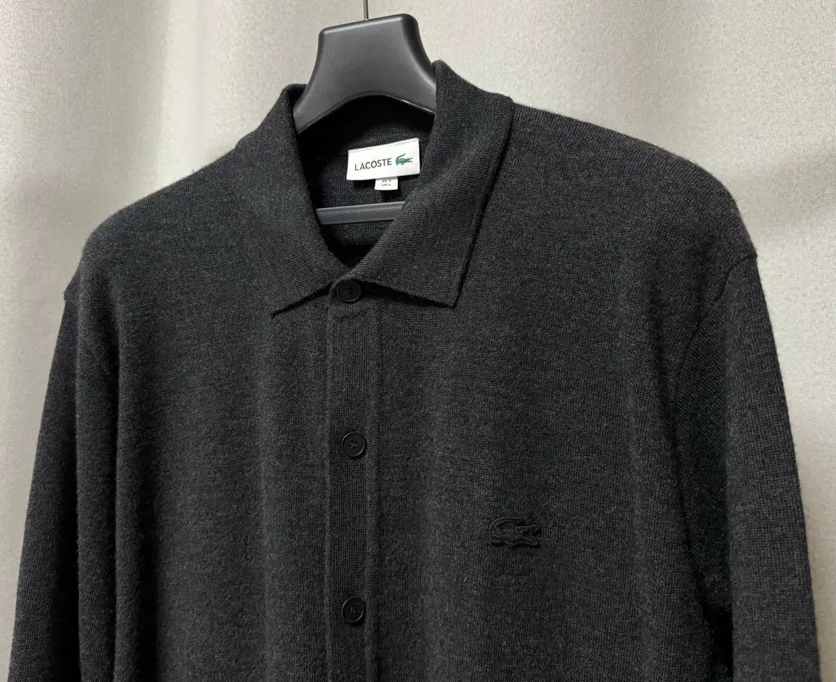 ニットカーディガン