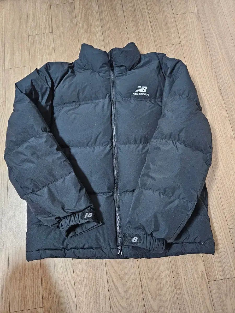 ニューバランス アクティブ グース ダウン ショート ダウン ブラック