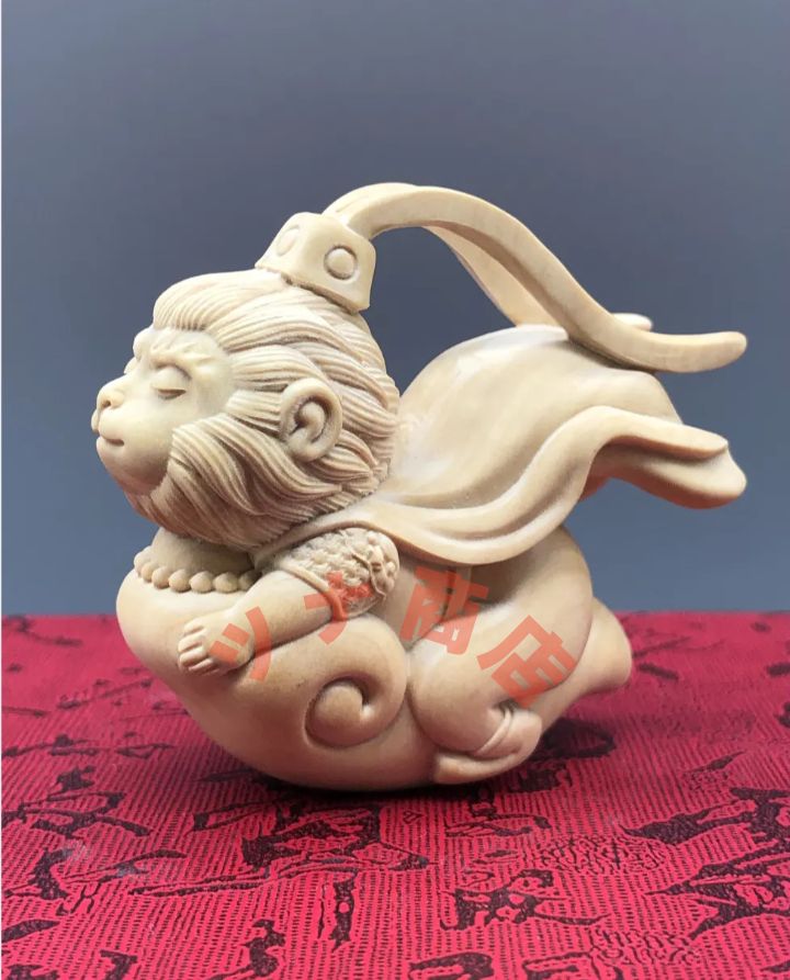 コトネヤナギの木彫り Q版孫悟空 実木製 車載インテリアチャーム