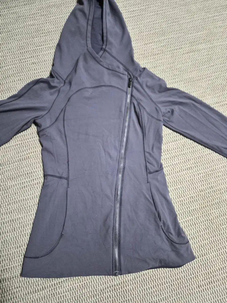 ルルレモン ジップアップ ジャケット