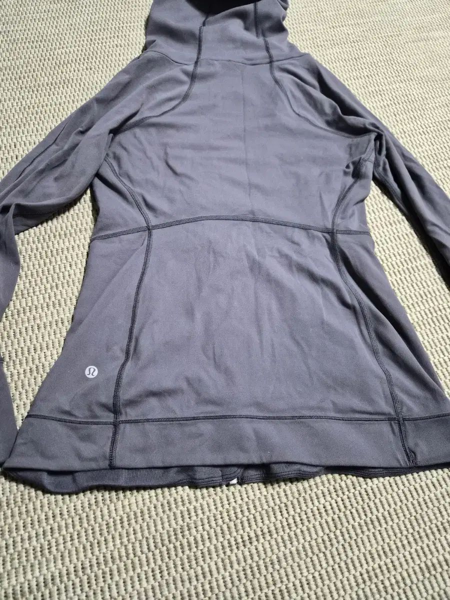 ルルレモン ジップアップ ジャケット - メルカリ