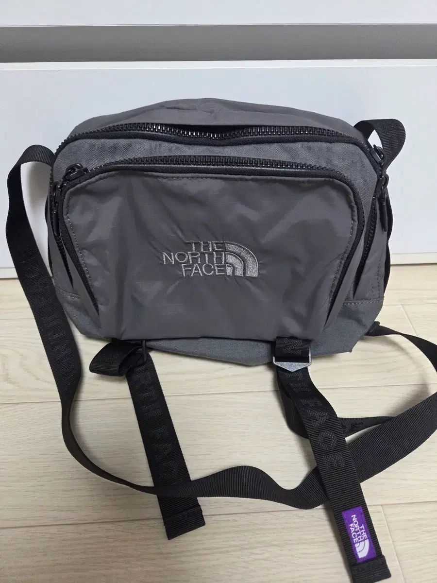 THE NORTH FACE ザノースフェイス クロスバック グレー