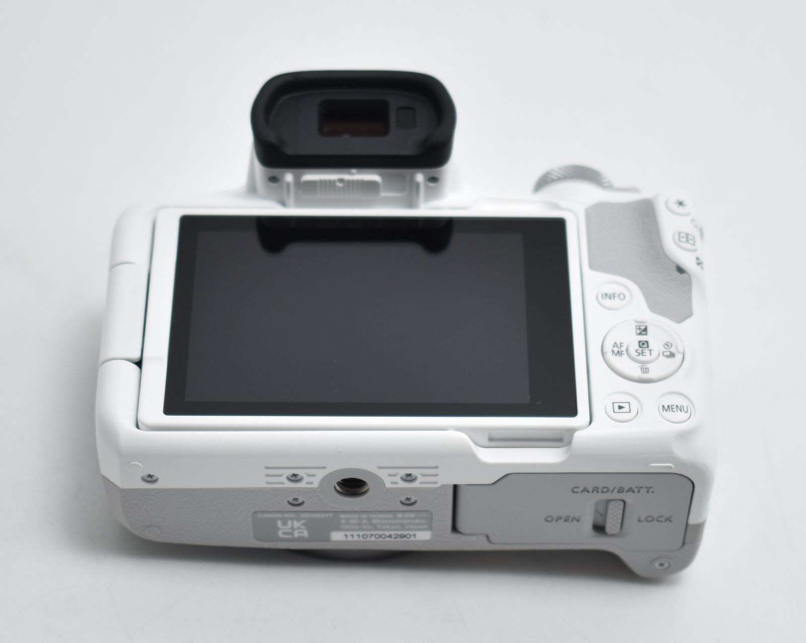 ミラーレス一眼カメラ EOS