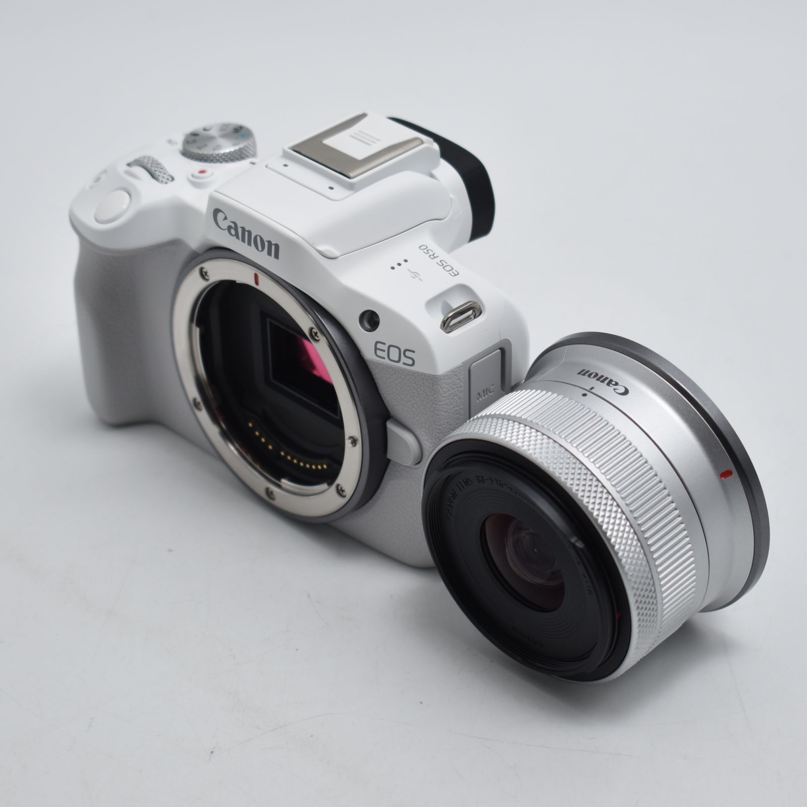 B 10390 Canon ミラーレス一眼カメラ EOS R 50 標準ズームレンズキット RF S 18 45 ホワイト APS C 約376 g