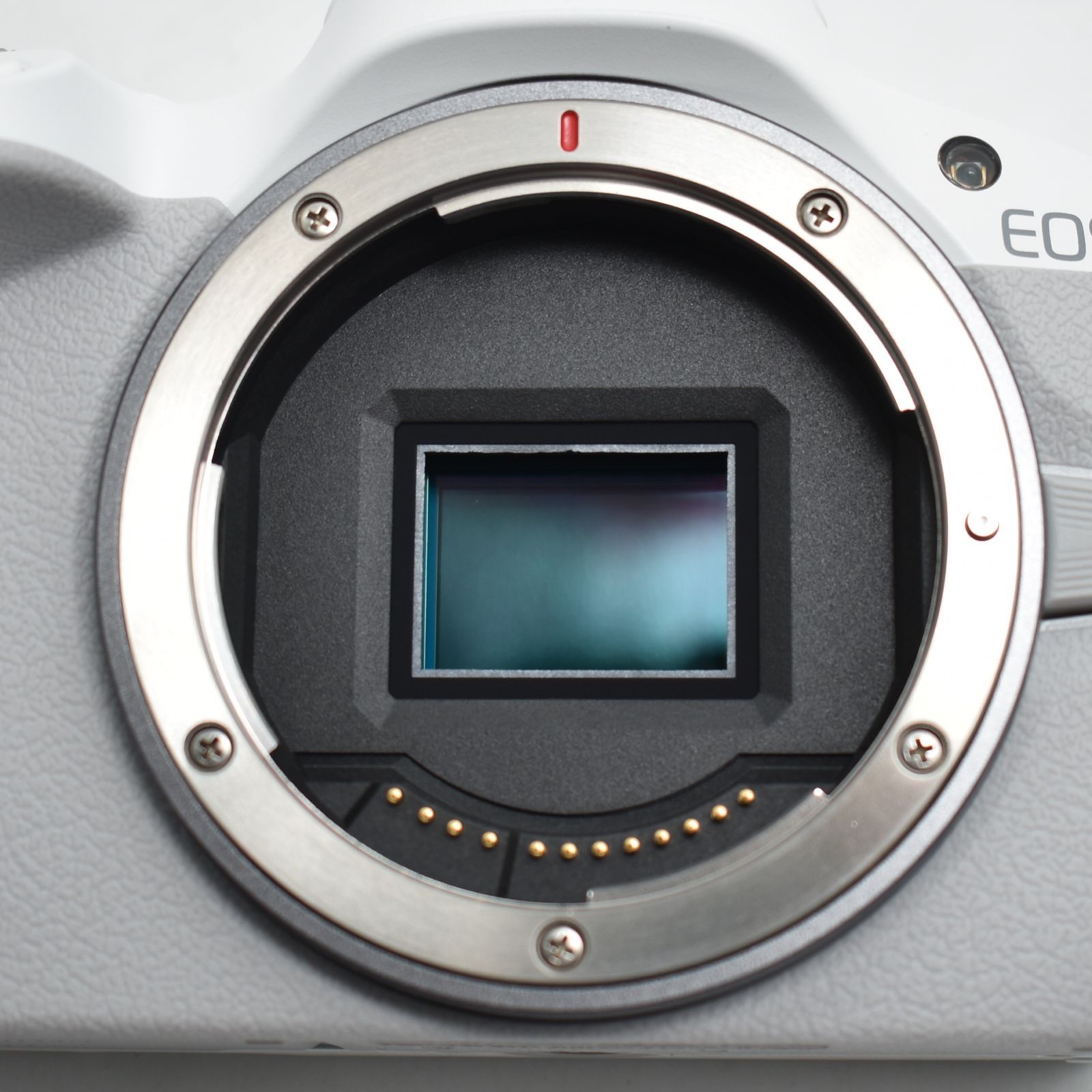 ミラーレス一眼カメラ EOS