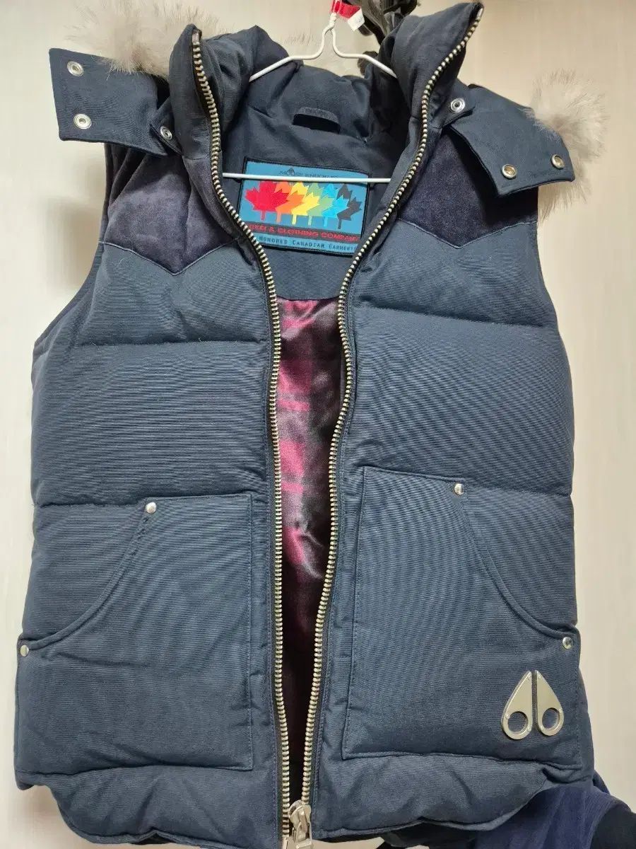 ムースナックルズ ダウン ベスト S