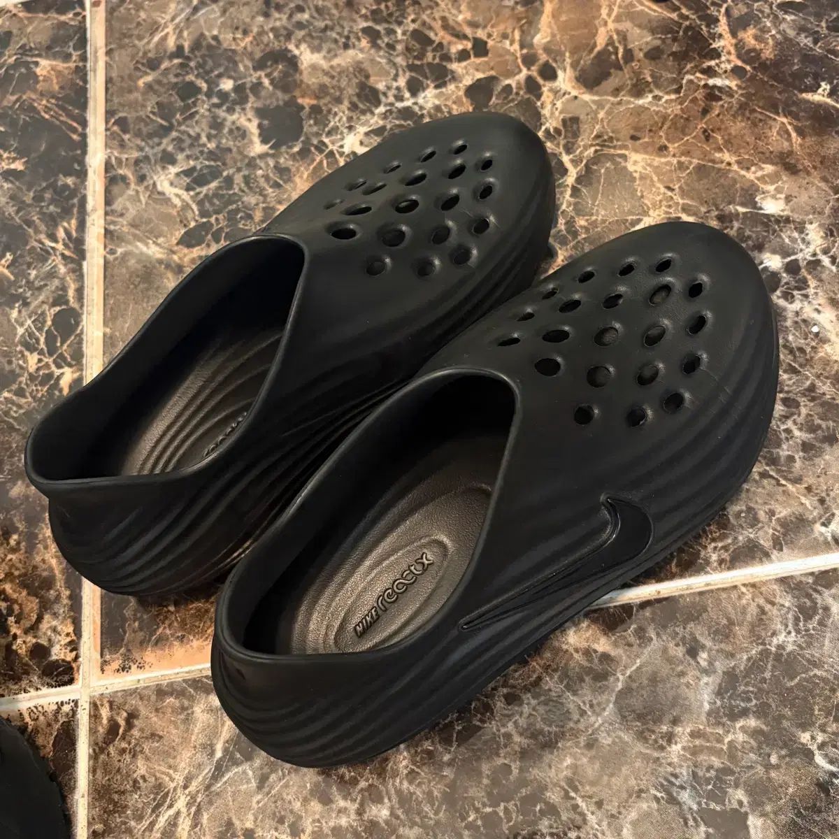 ナイキ W リアクト リージュビネイト 240