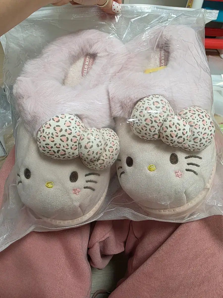 ハローキティ ファー ルームシューズ ピンク ブラウン