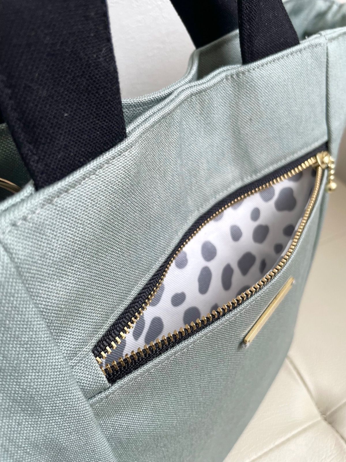 セージグリーン×ダルメシアングレー