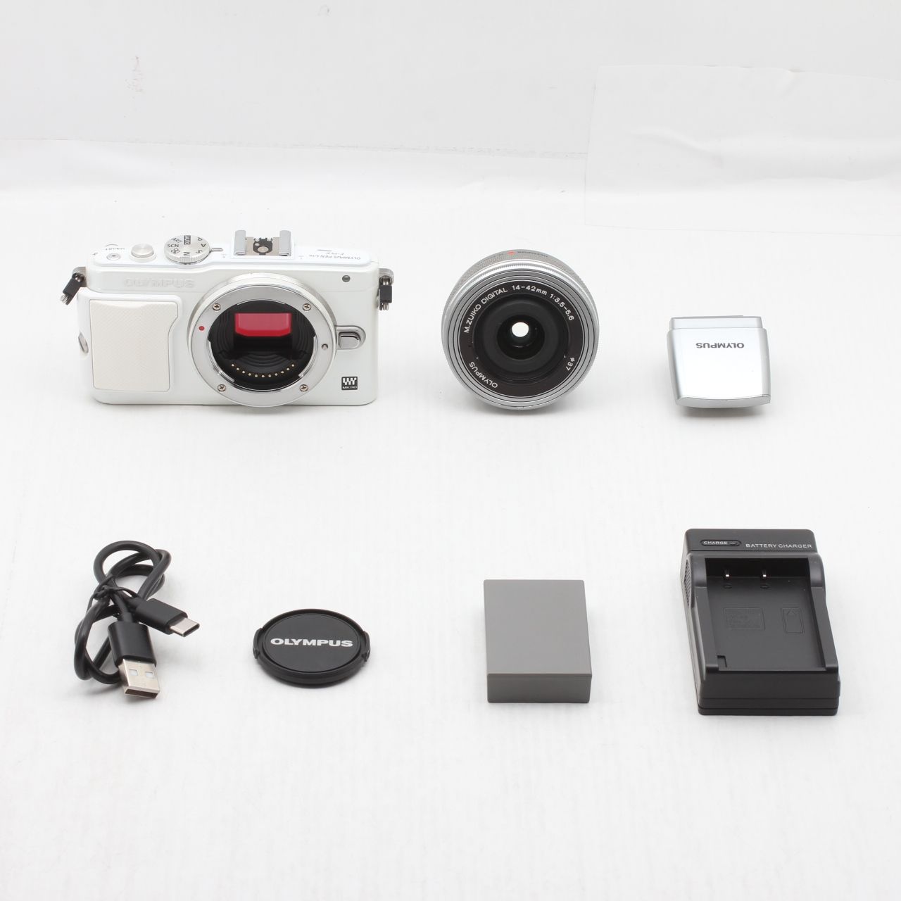 OLYMPUS ミラーレスカメラ ホワイト　本体+付属品 実用品OLYMPUS オリンパス ミラーレス一眼 PEN Lite E-PL6 EZレンズ