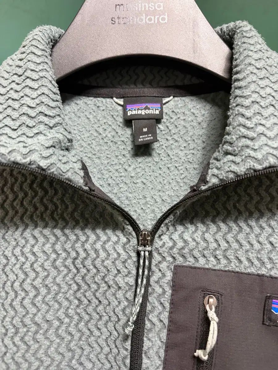 M patagonia パタゴニア r 1 エア ジップ ネック