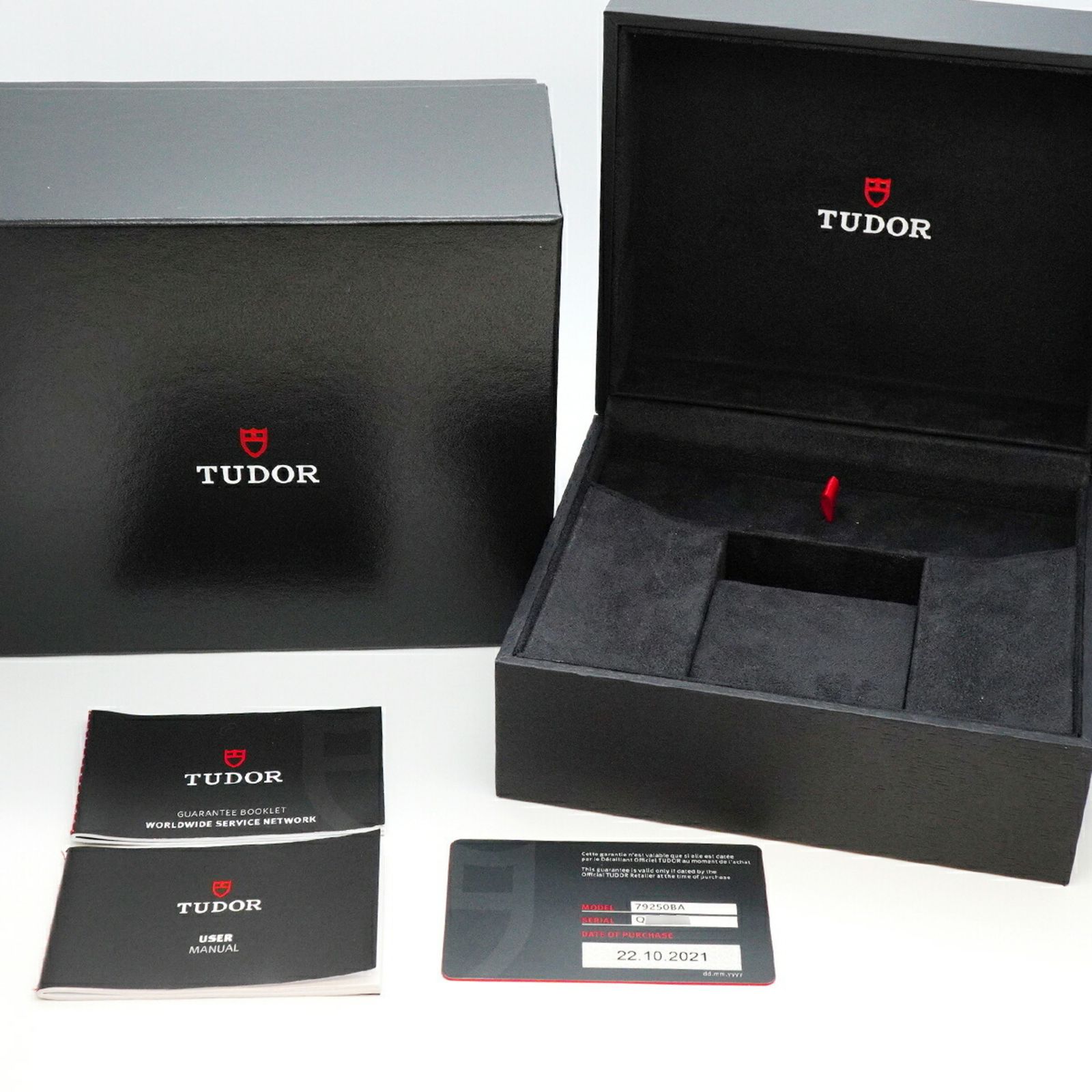 黒文字盤腕時計