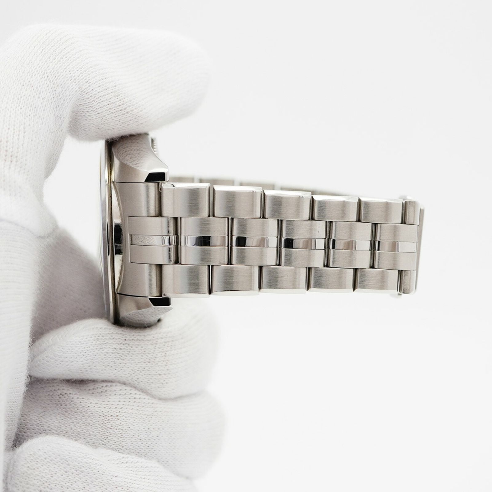 025242 シルバー文字盤腕時計