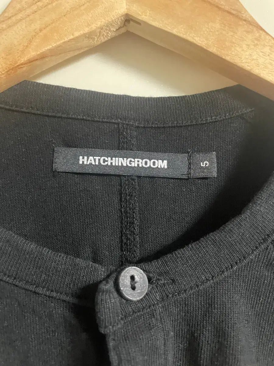 Hatchingroom ヘンリーネック ロングスリーブ