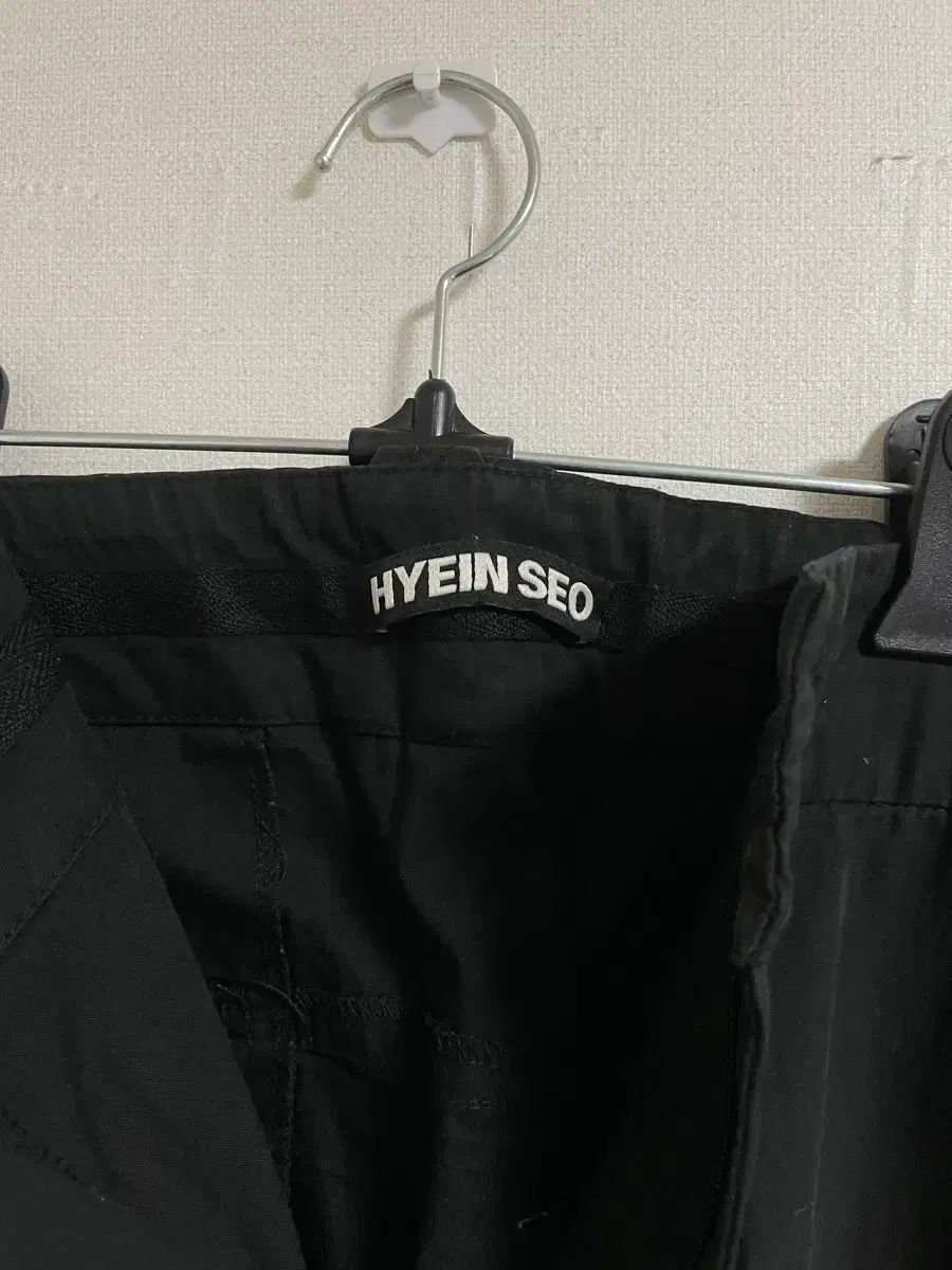 HYEIN SEO ヘインソ ブラック カーゴ パンツ 3 サイズ - メルカリ