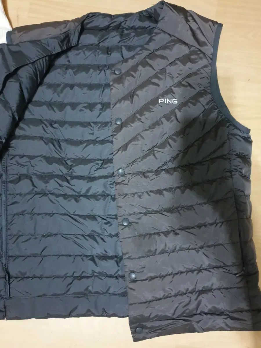 カラー違い 状態良し Ping Golf(ピンゴルフ) グースダウン ベスト 100 グースファー 軽量 ダウンベスト 100