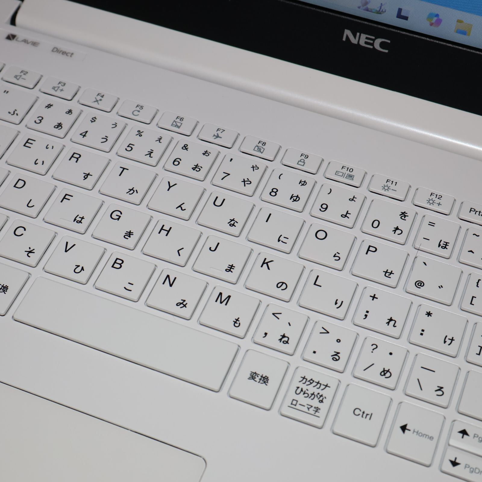 お手軽！Win11人気白！8世代CPU/メ8/高速SSD/無線/HDMI/カメラ - メルカリ