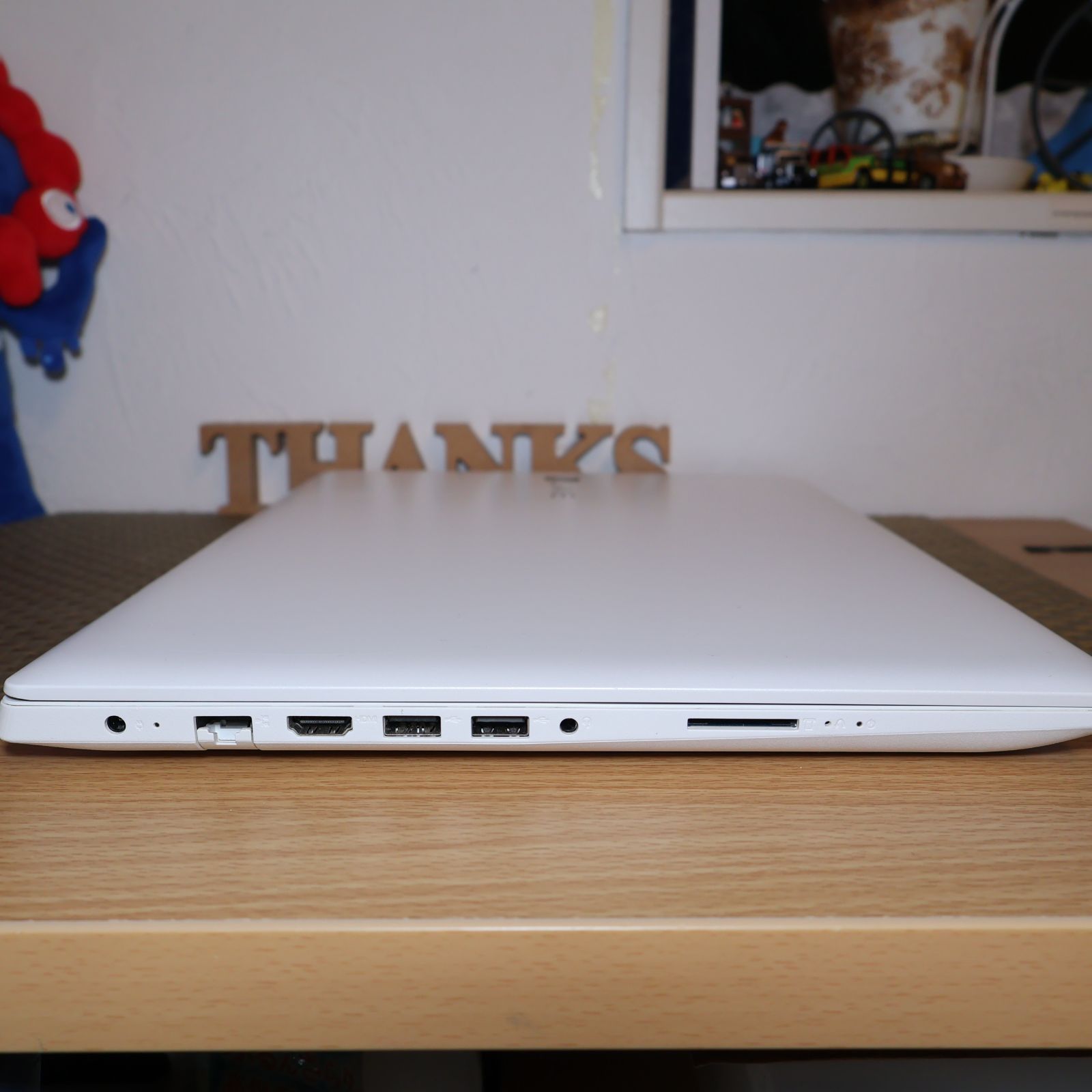 お手軽！Win11人気白！8世代CPU/メ8/高速SSD/無線/HDMI/カメラ - メルカリ