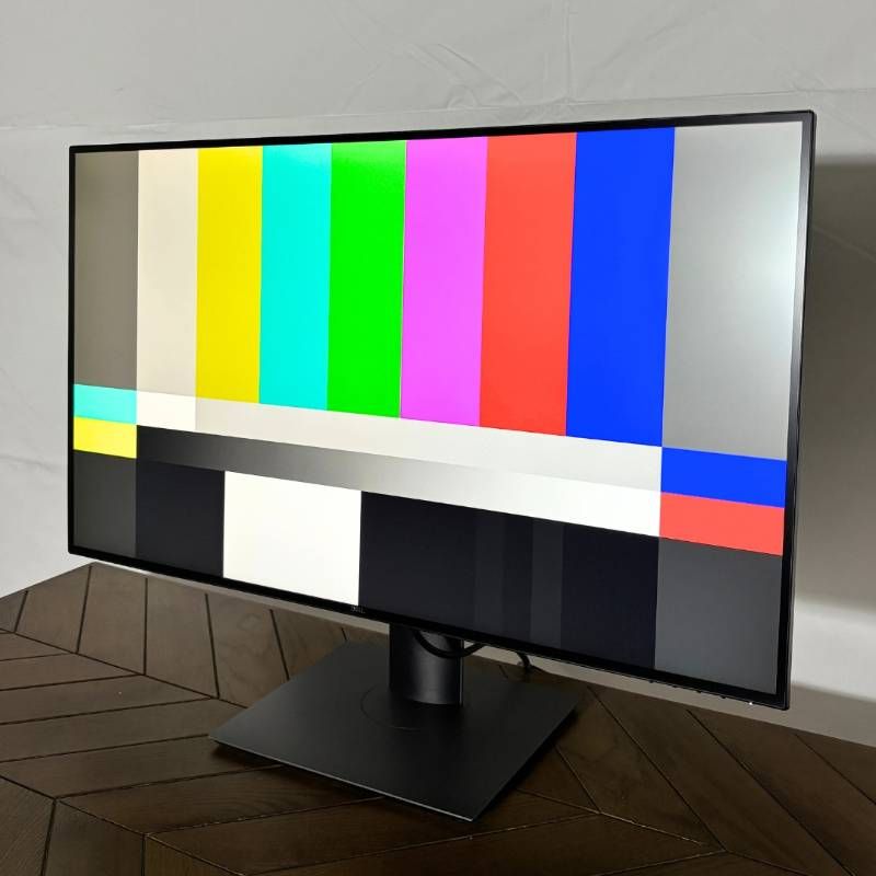 31.5インチ 4 K 高画質モニターDELL デル U 3219 Q Ultra HD 非光沢