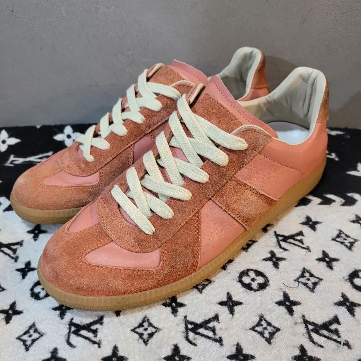 メゾンマルジェラ　ドイツ軍 正規品 メゾンマルジェラ ドイツ軍 レディース スニーカー - メルカリ