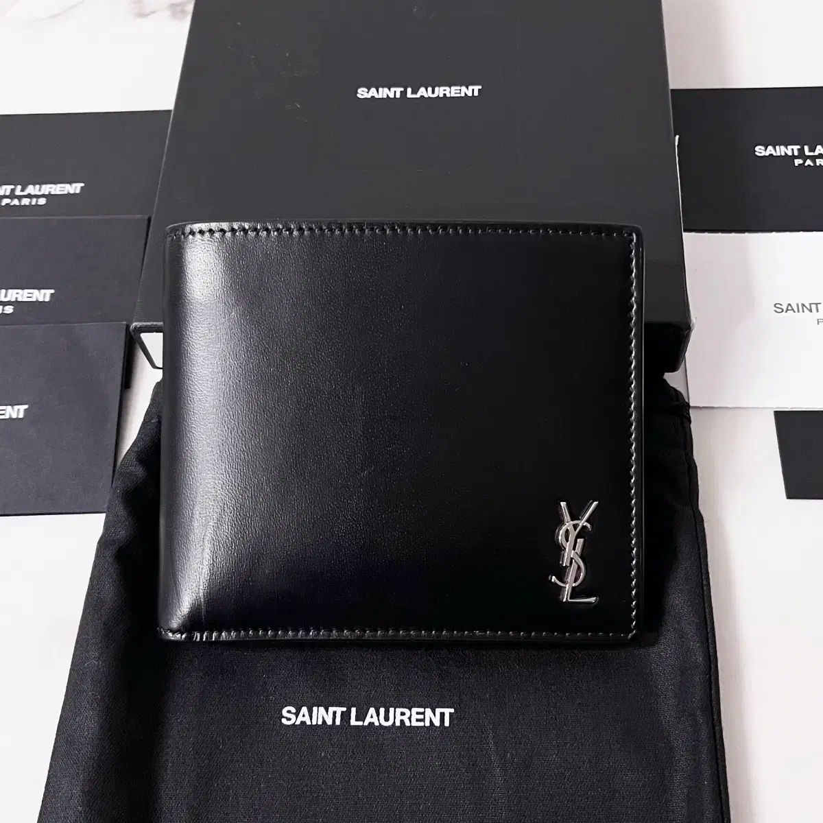 S級 Saint Laurent サンローラン ロゴ 二つ折り財布 シルバー ブラック
