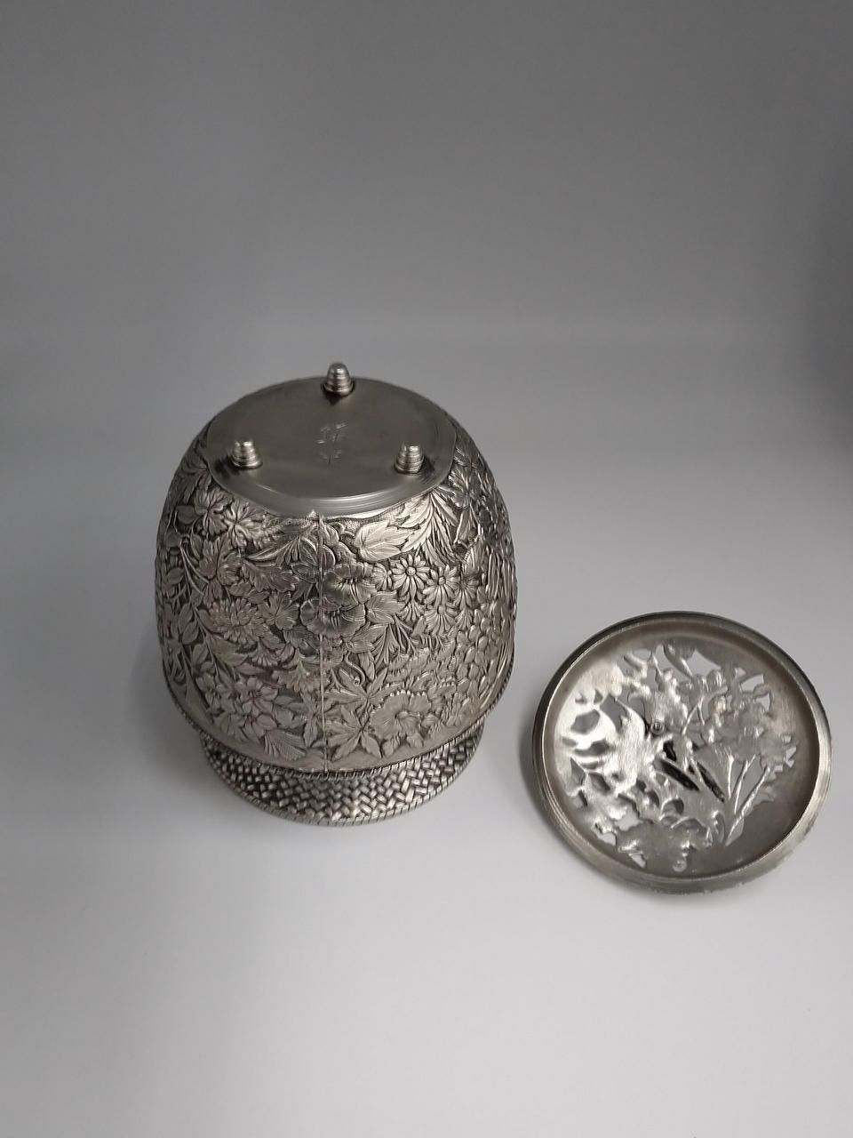 高岡銅器 香炉 七草模様 銘栄造【Takaoka Copperware Incense Burner