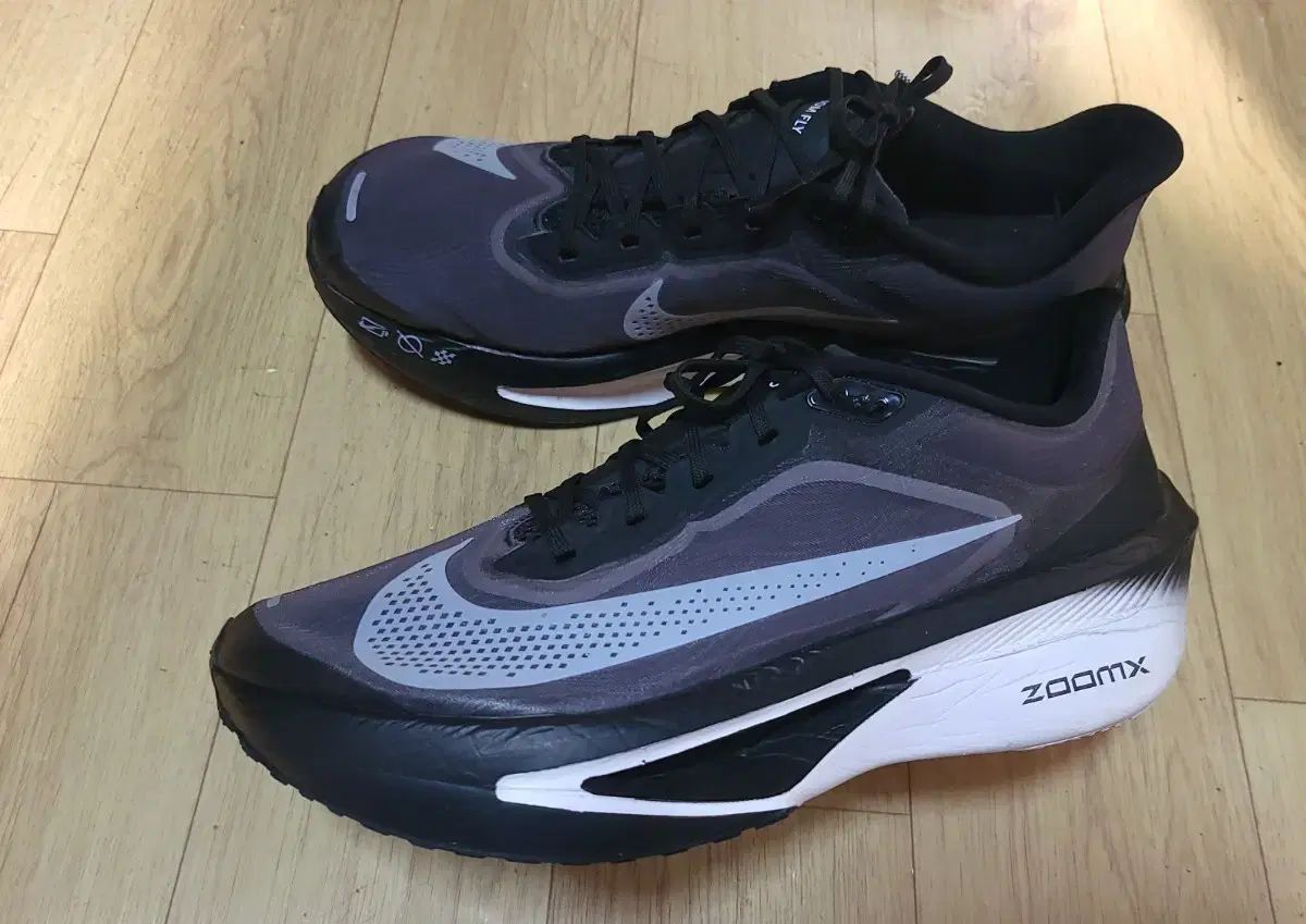 275 NIKE ナイキ ズームフライ 6 ランニングシューズ ブラック