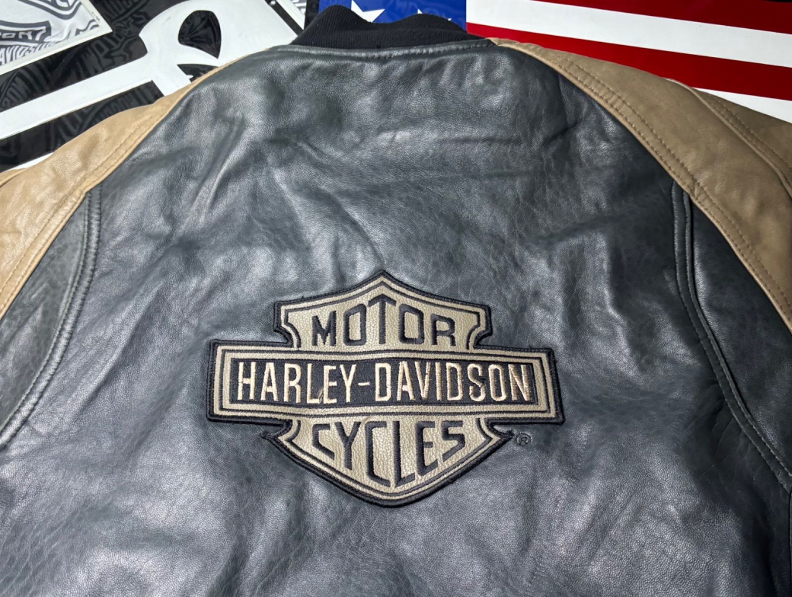 ハーレーダビッドソン 前後革刺繍ロゴ な高品質ラム本革製ジャケット脱着ボア ライニング 高品質ラム スキン本革製ジャケット モデル