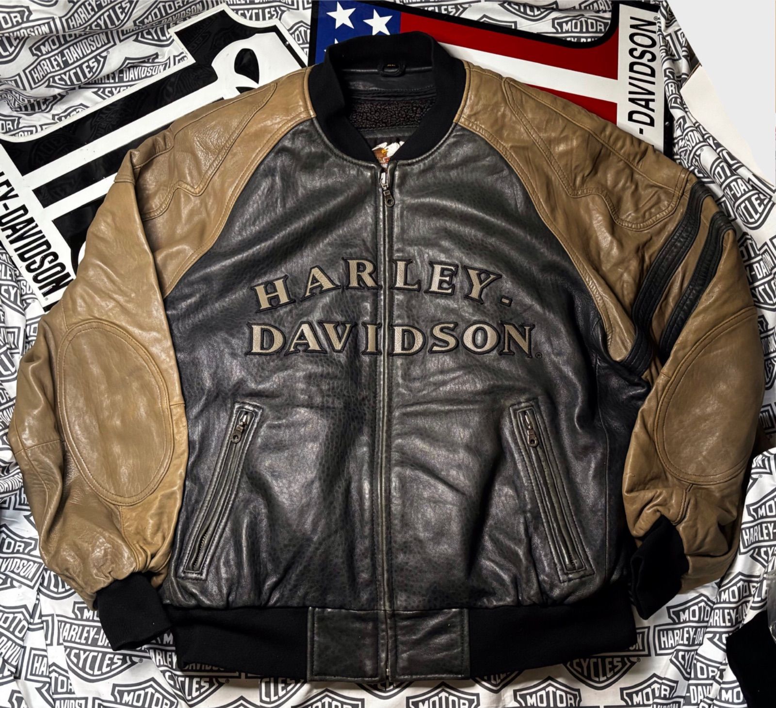 ⭐️ ハーレーダビッドソン 前後革刺繍ロゴ⭐️レアな高品質ラム本革製