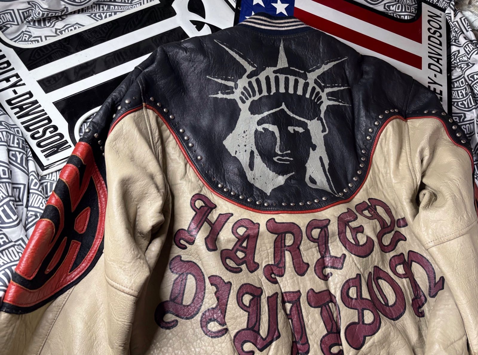 Harley-Davidson 非常に な モデル ハーレーダビッドソン 本革製刺繍ロゴ＆ペイント-スタッズ-パイピング 高品質ラム スキン本革製ジャケット