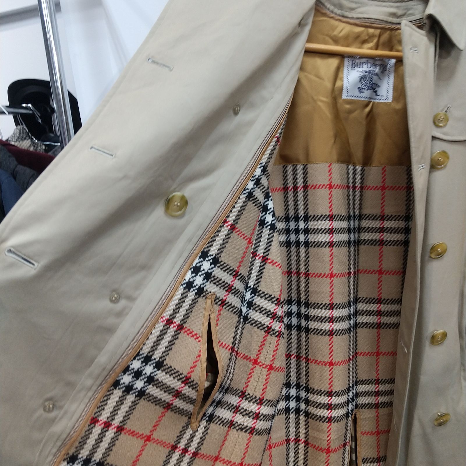美品 BURBERRY トレンチコート ダブル ベージュ 7号 ベルト - メルカリ
