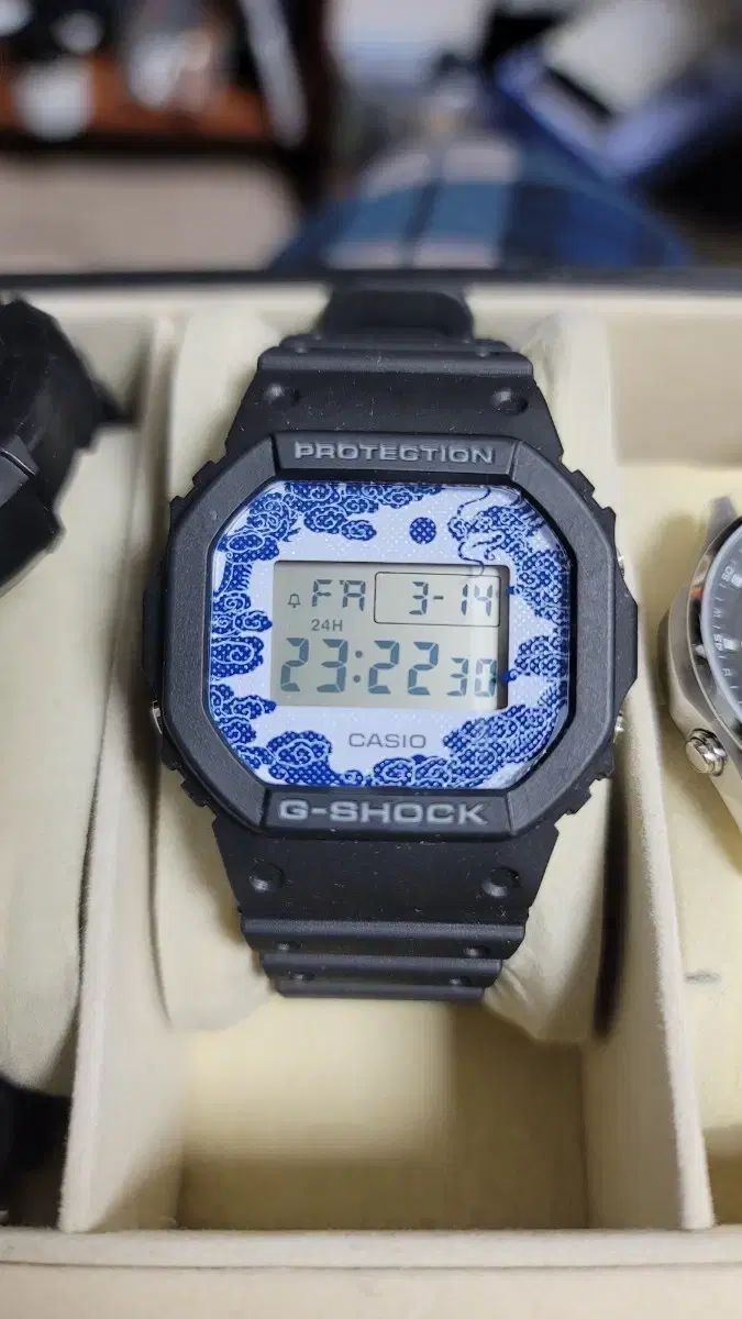 ジーショック DW 5600 デニム モデル