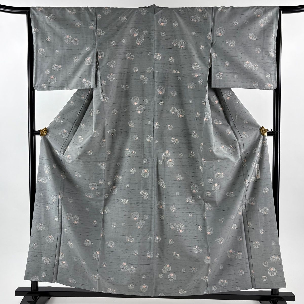 小紋 身丈158.5 cm 裄丈65.5 M 袷 牛首紬地 本草木染昭三 落款 証紙 手鞠 灰色 正絹