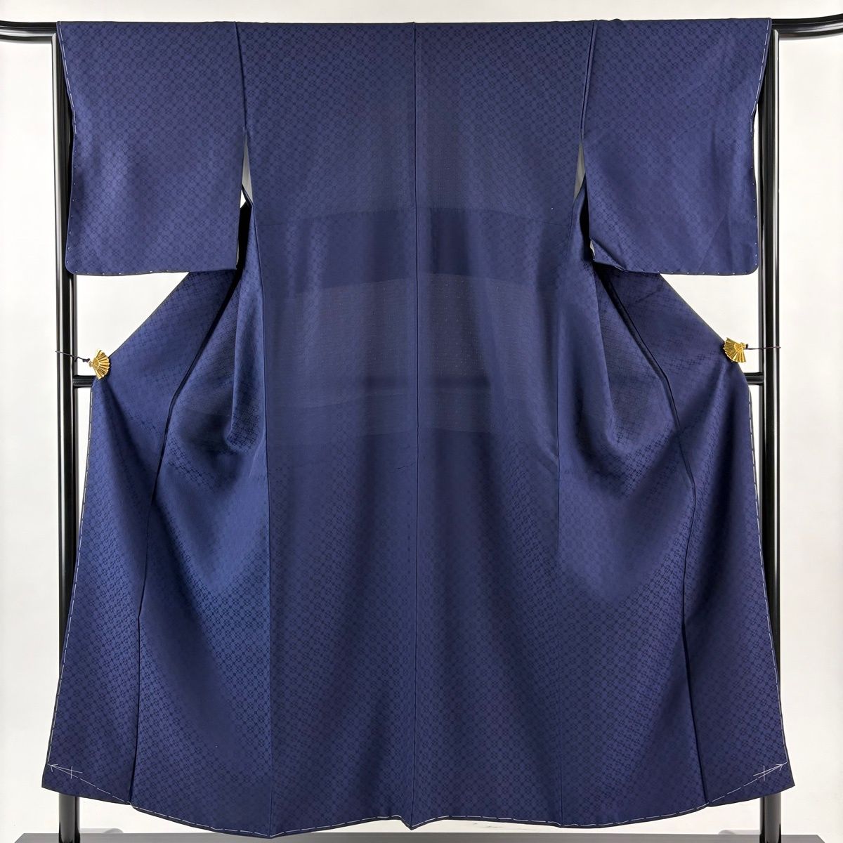 紬 身丈154cm 裄丈64.5cm M 袷 幾何学模様 紺色 正絹 名品 【中古